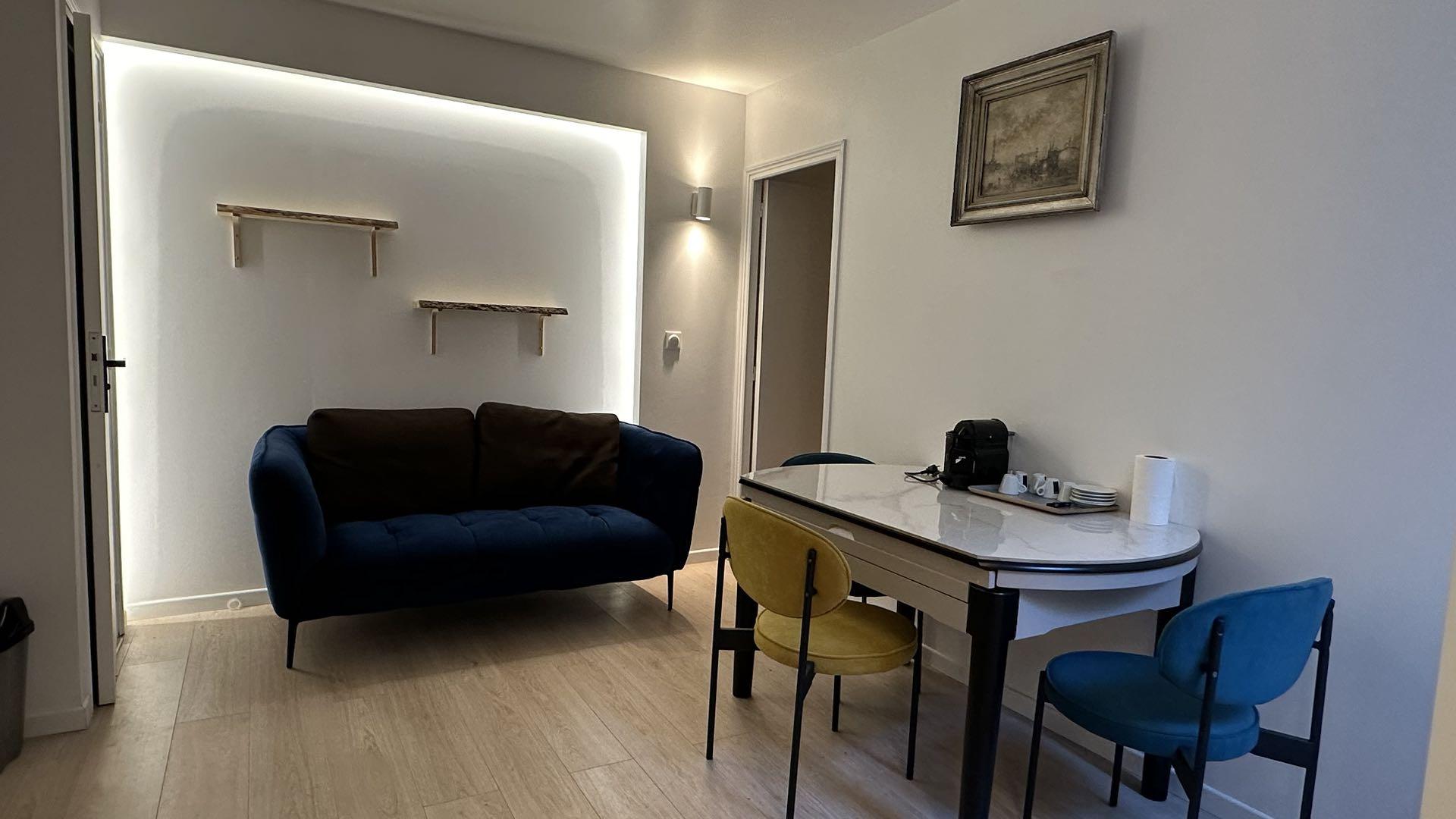 PARIS 20e·50m²·apartment·With furniture[Paris Rental]