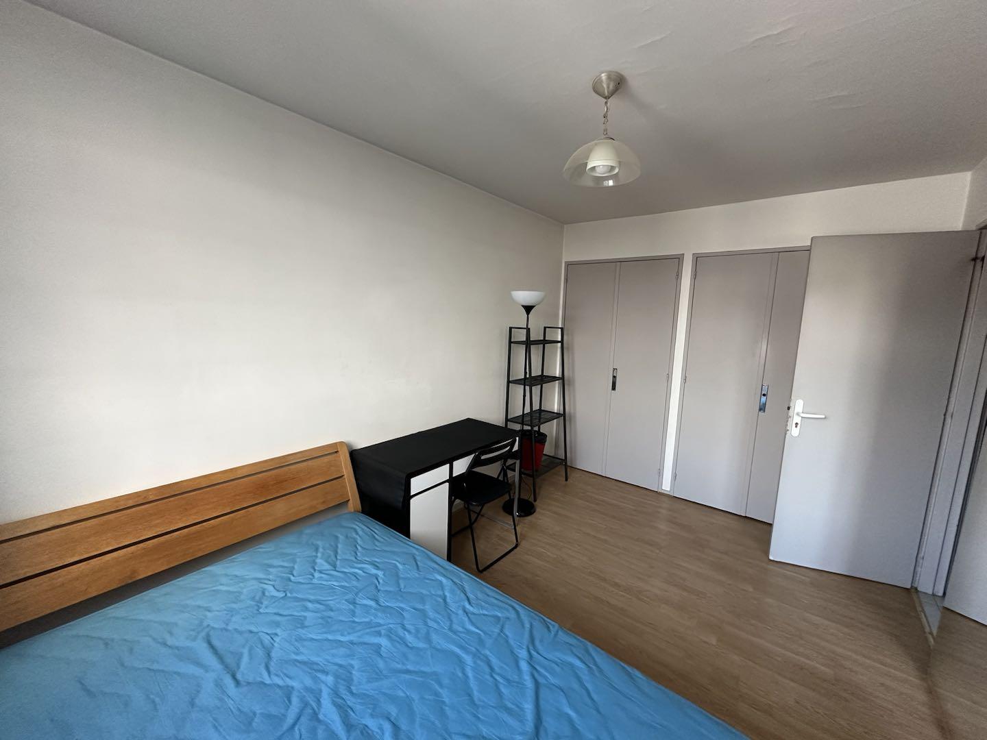 Ivry-sur-Seine 94e·10m²·Separate room in the sharing apartment·With furniture·Long-term only[Paris Rental]