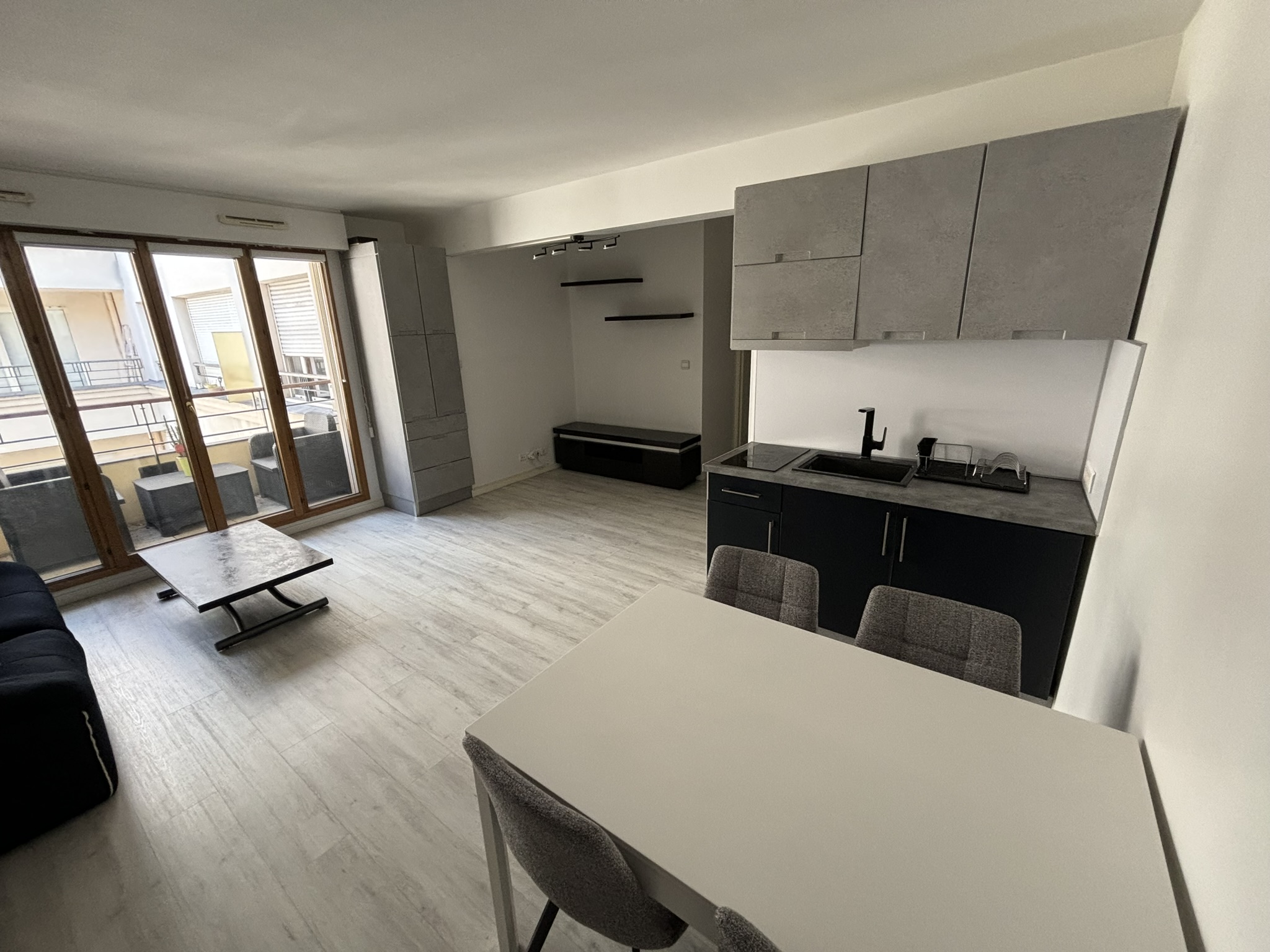 PARIS 11지역·43m²·아파트·가구·장기만 가능[프랑스 부동산,프랑스 아파트 매매,파리 집 구하기,프랑스 임대 부동산,프랑스 부동산 투자,프랑스 아파트 임대 방법,파리 집 계약 절차,프랑스 부동산 세금 정보,프랑스 부동산 중개인 추천,프랑스 주택 임대 시세,프랑스 주택 관리 서비스,프랑스 아파트 월세,프랑스 단기 임대,파리 집 임대,프랑스 월세 계약,프랑스 월세 시세,파리 임대 집 추천,프랑스 임대,프랑스 월세 ,프랑스 부동산 임대 서비스,프랑스 부동산 중개,프랑스 부동산 에이전시,파리 부동산 중개인,프랑스 부동산 매물,파리 부동산 에이전시 추천,파리 현지 부동산 상담,파리 부동산 거래 대행,프랑스 부동산 시세 조회,프랑스 부동산 서비스,파리 부동산 에이전시,프랑스 부동산 전문가,프랑스 부동산 거래 팁,프랑스 주택 중개 플랫폼,파리 유학생 ,프랑스 유학 집 구하기,파리 학생 기숙사 임대,프랑스 유학생 월세 아파트,프랑스 유학 임대 계약,파리 유학 생활 집 구하기,프랑스 유학생 쉐어하우스,프랑스 가족용 주택 매매,파리 가족 아파트 임대,프랑스 어린이 학교 근처 집,프랑스 이민 주택 ,맞춤형 부동산 서비스,파리 단기 임대 아파트,프랑스 출장용 주택,파리 월 단위 임대]