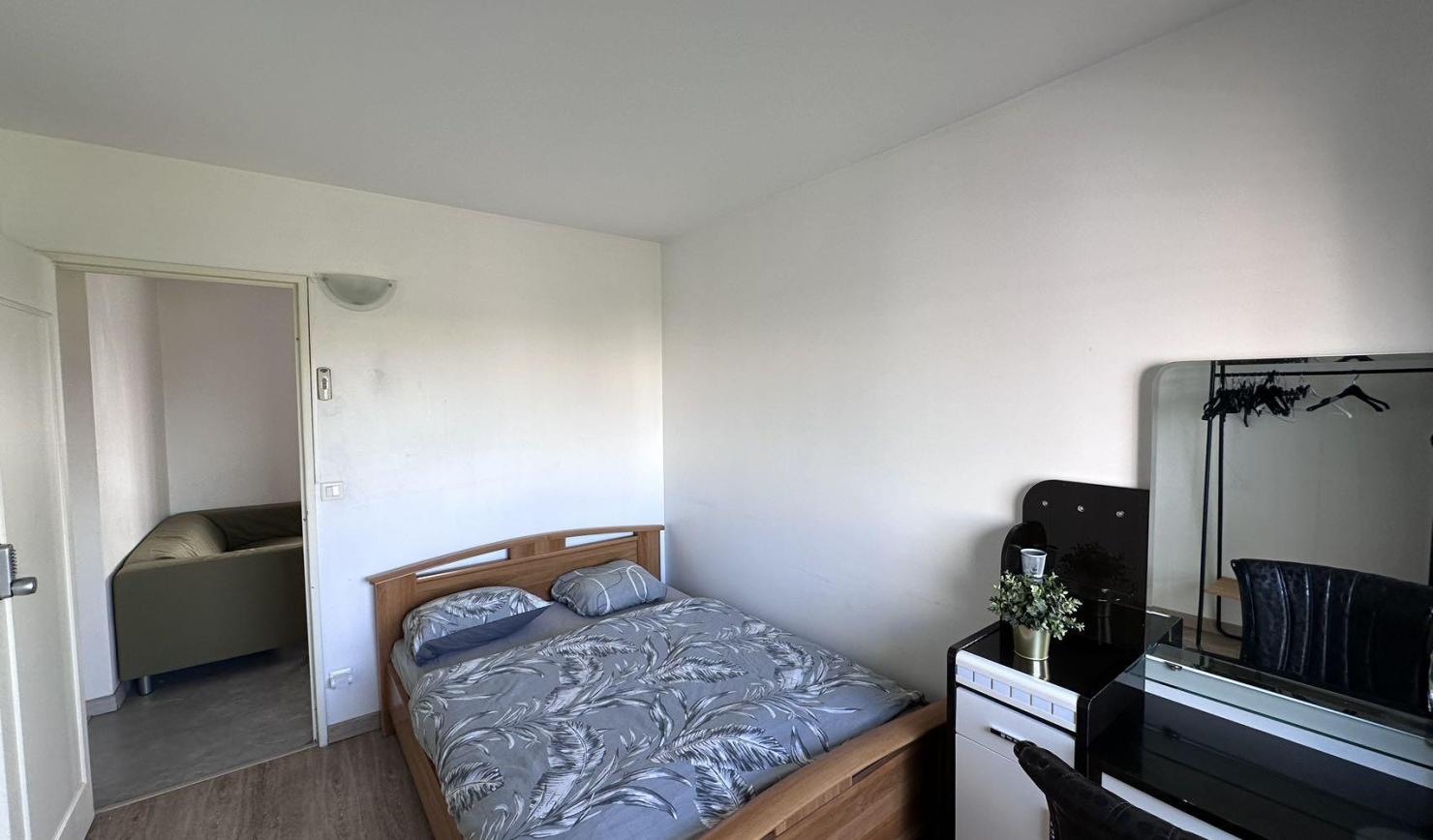 Créteil 94e·11m²·Separate room in the sharing apartment·With furniture[Paris Rental]