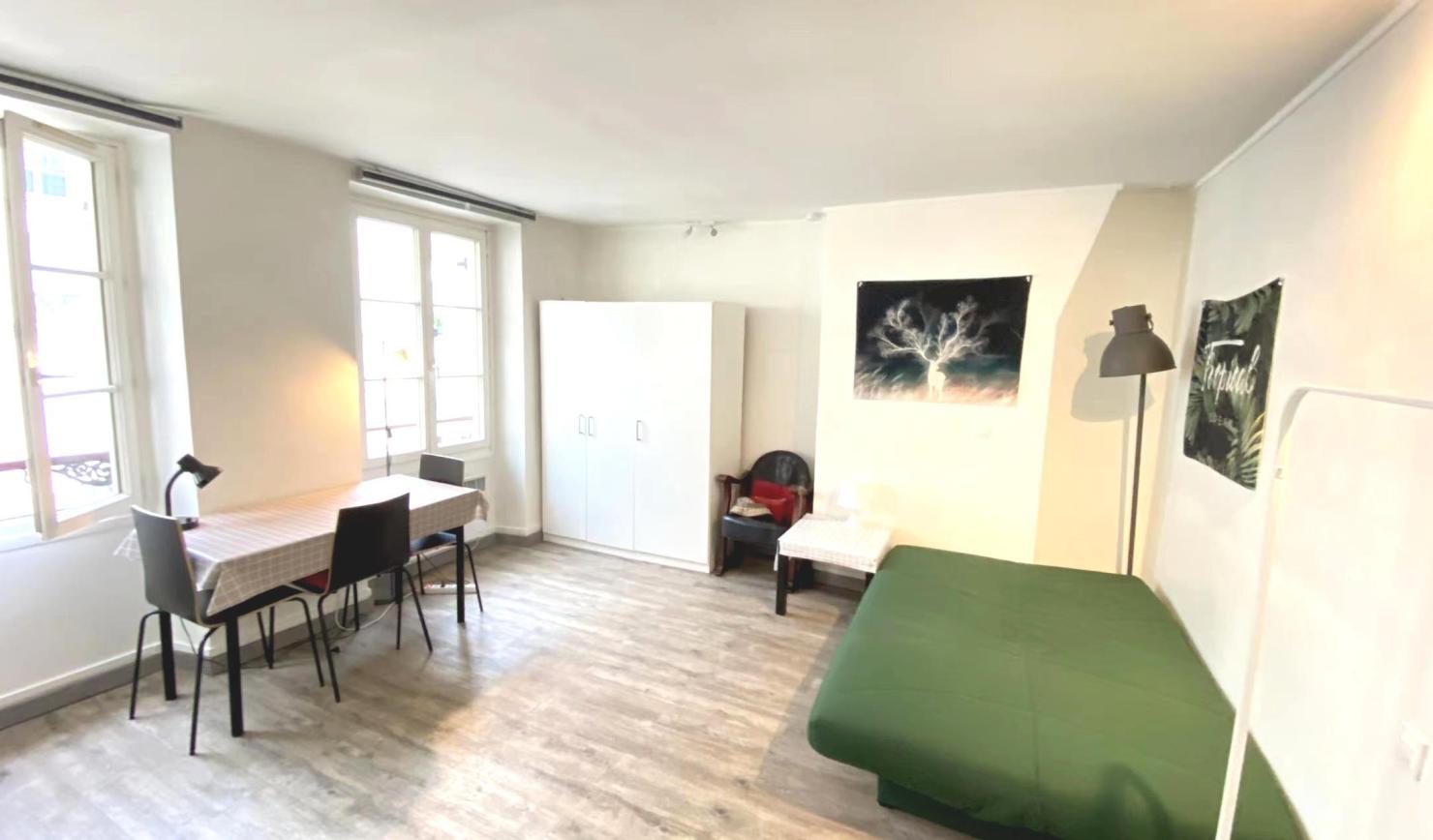 PARIS 7e·27m²·studio·With furniture[Paris Rental]