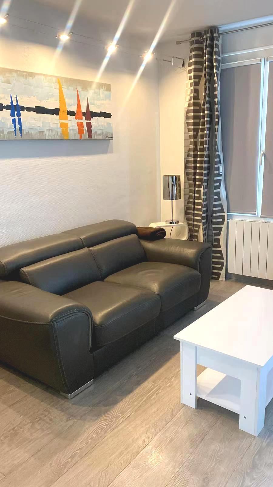 PARIS 18e·27.18m²·Studio·Meublé[Location à Paris France]