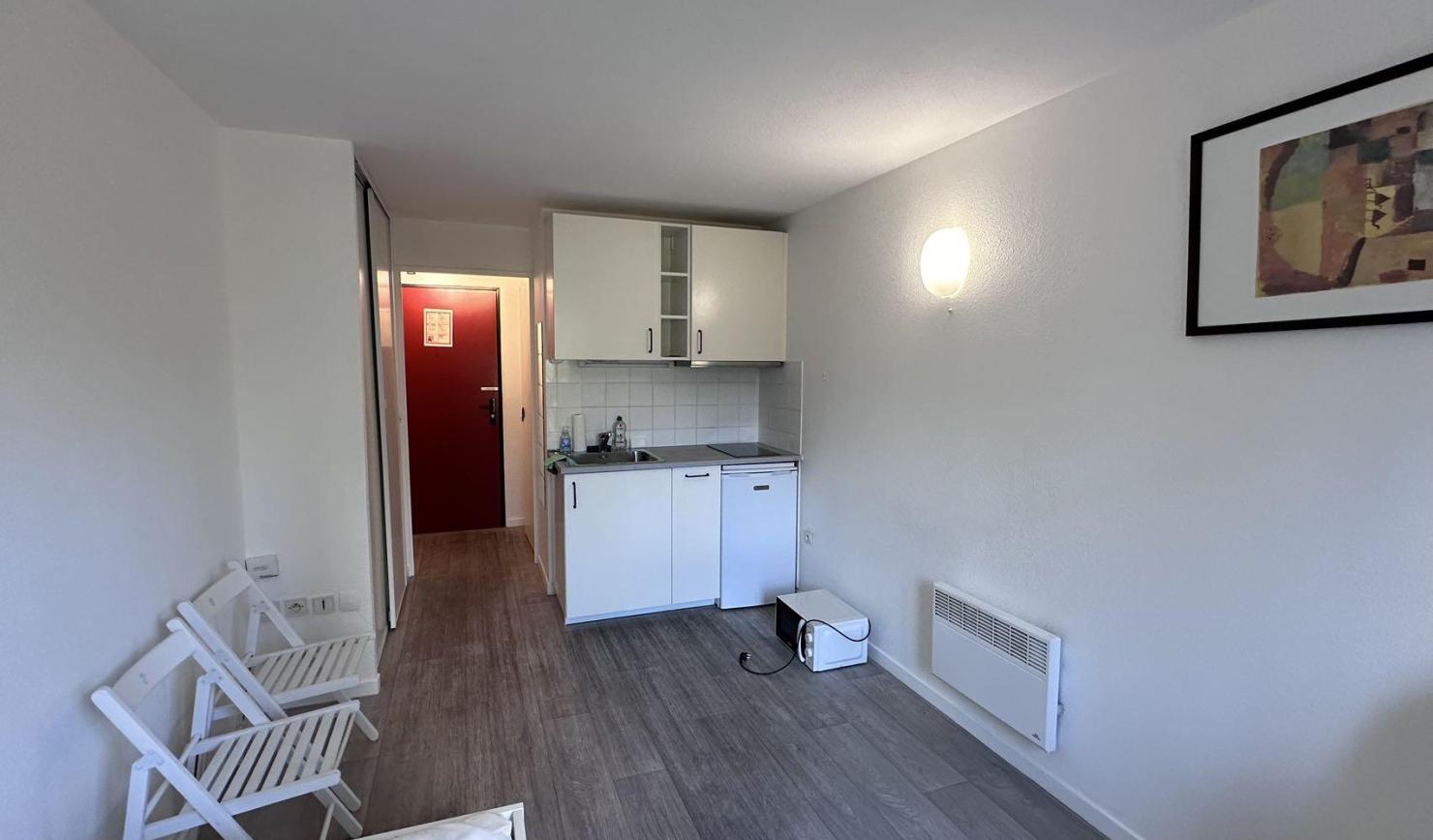 Courbevoie 92e·17m²·studio·With furniture·Long-term only[Paris Rental]