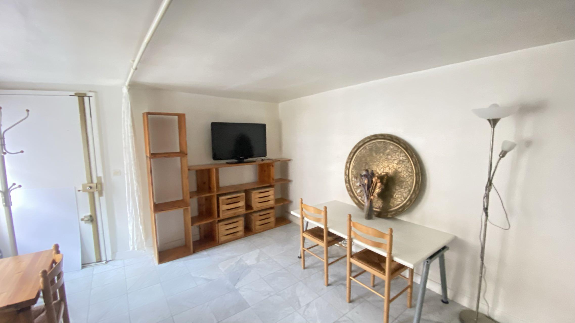 PARIS 4e·50m²·apartment·With furniture[Paris Rental]