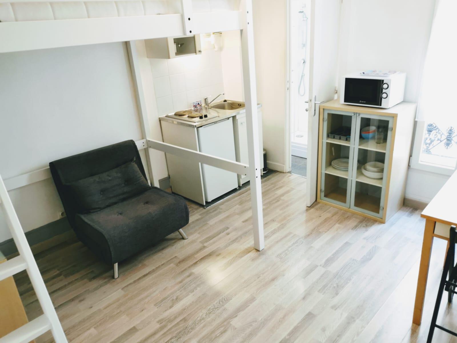 PARIS 17e·17m²·F1·Studio·With furniture[Paris Rental]