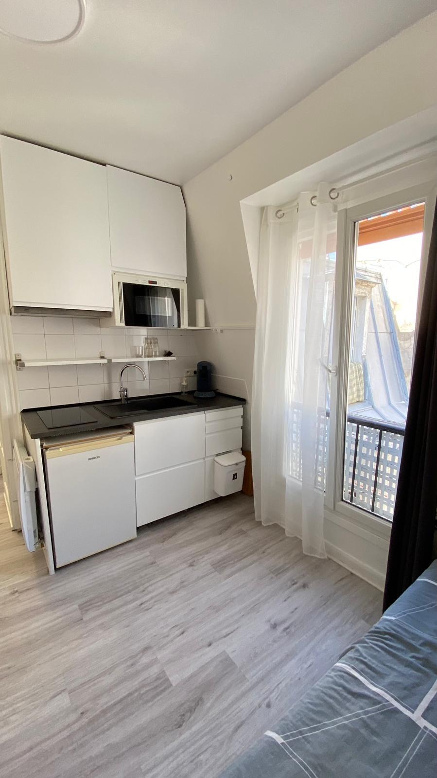 PARIS 7区·13平·studio·有家具[法国巴黎租房]