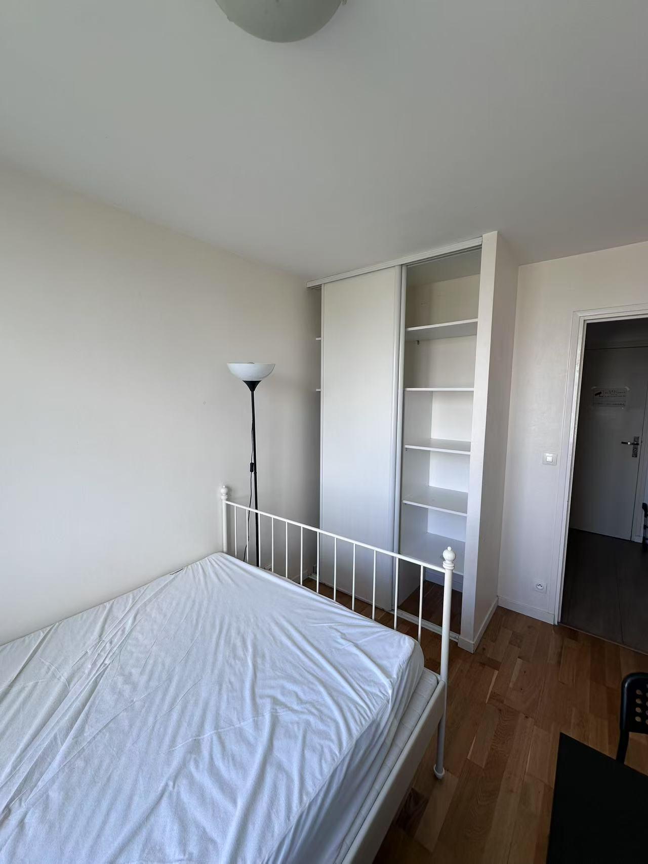 Ivry-sur-Seine 94e·10m²·Separate room in the sharing apartment·With furniture[Paris Rental]