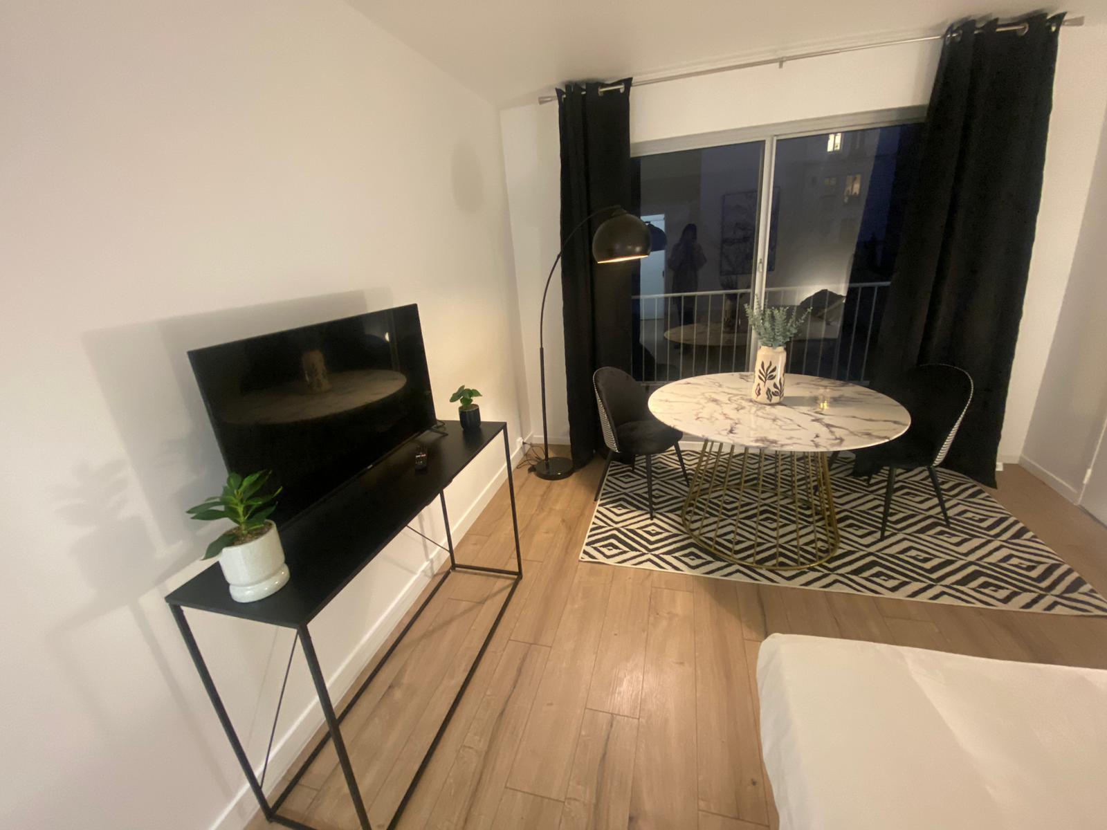 PARIS 18지역·26m²·studio·가구[프랑스 부동산,프랑스 아파트 매매,파리 집 구하기,프랑스 임대 부동산,프랑스 부동산 투자,프랑스 아파트 임대 방법,파리 집 계약 절차,프랑스 부동산 세금 정보,프랑스 부동산 중개인 추천,프랑스 주택 임대 시세,프랑스 주택 관리 서비스,프랑스 아파트 월세,프랑스 단기 임대,파리 집 임대,프랑스 월세 계약,프랑스 월세 시세,파리 임대 집 추천,프랑스 임대,프랑스 월세 ,프랑스 부동산 임대 서비스,프랑스 부동산 중개,프랑스 부동산 에이전시,파리 부동산 중개인,프랑스 부동산 매물,파리 부동산 에이전시 추천,파리 현지 부동산 상담,파리 부동산 거래 대행,프랑스 부동산 시세 조회,프랑스 부동산 서비스,파리 부동산 에이전시,프랑스 부동산 전문가,프랑스 부동산 거래 팁,프랑스 주택 중개 플랫폼,파리 유학생 ,프랑스 유학 집 구하기,파리 학생 기숙사 임대,프랑스 유학생 월세 아파트,프랑스 유학 임대 계약,파리 유학 생활 집 구하기,프랑스 유학생 쉐어하우스,프랑스 가족용 주택 매매,파리 가족 아파트 임대,프랑스 어린이 학교 근처 집,프랑스 이민 주택 ,맞춤형 부동산 서비스,파리 단기 임대 아파트,프랑스 출장용 주택,파리 월 단위 임대]