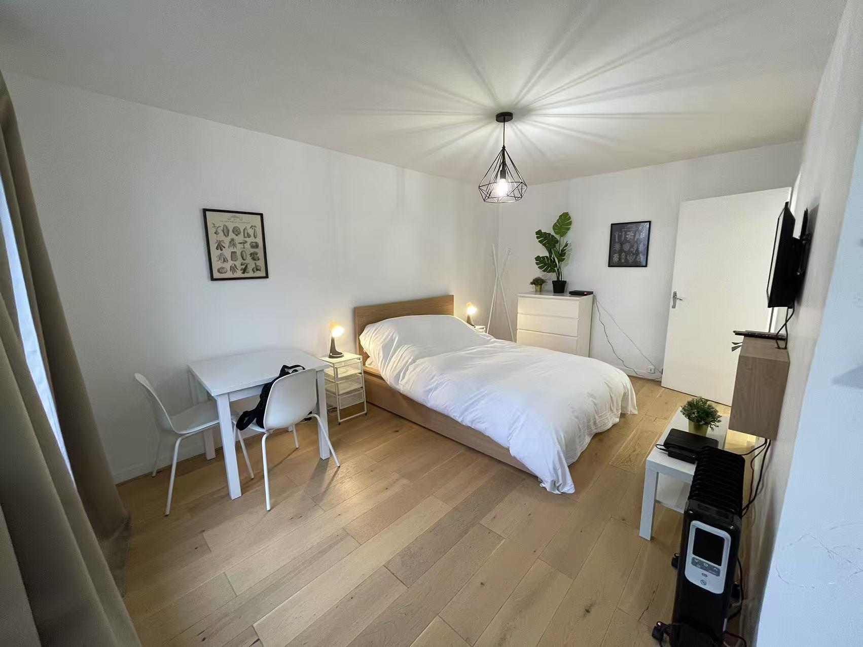 PARIS 18e·25m²·F1·Studio·With furniture[Paris Rental]