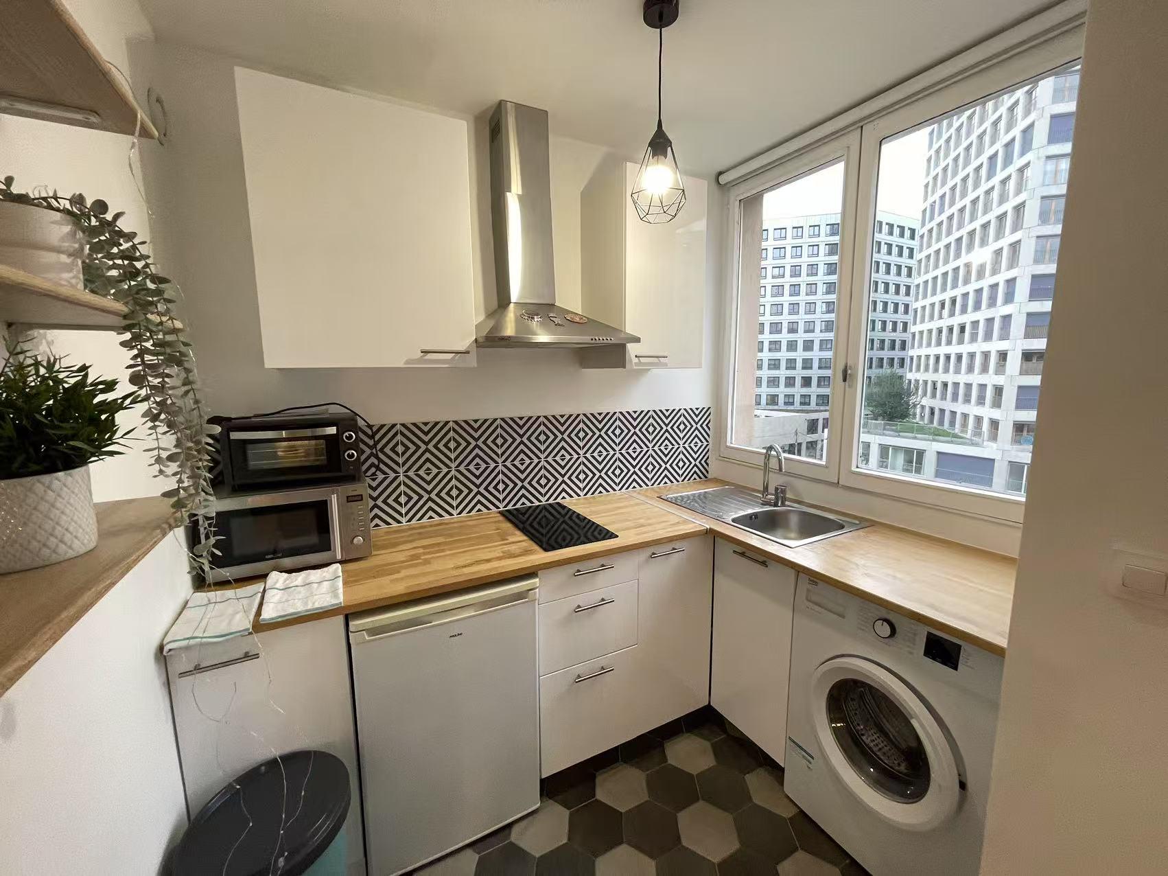 PARIS 18e·25m²·studio·With furniture[Paris Rental]