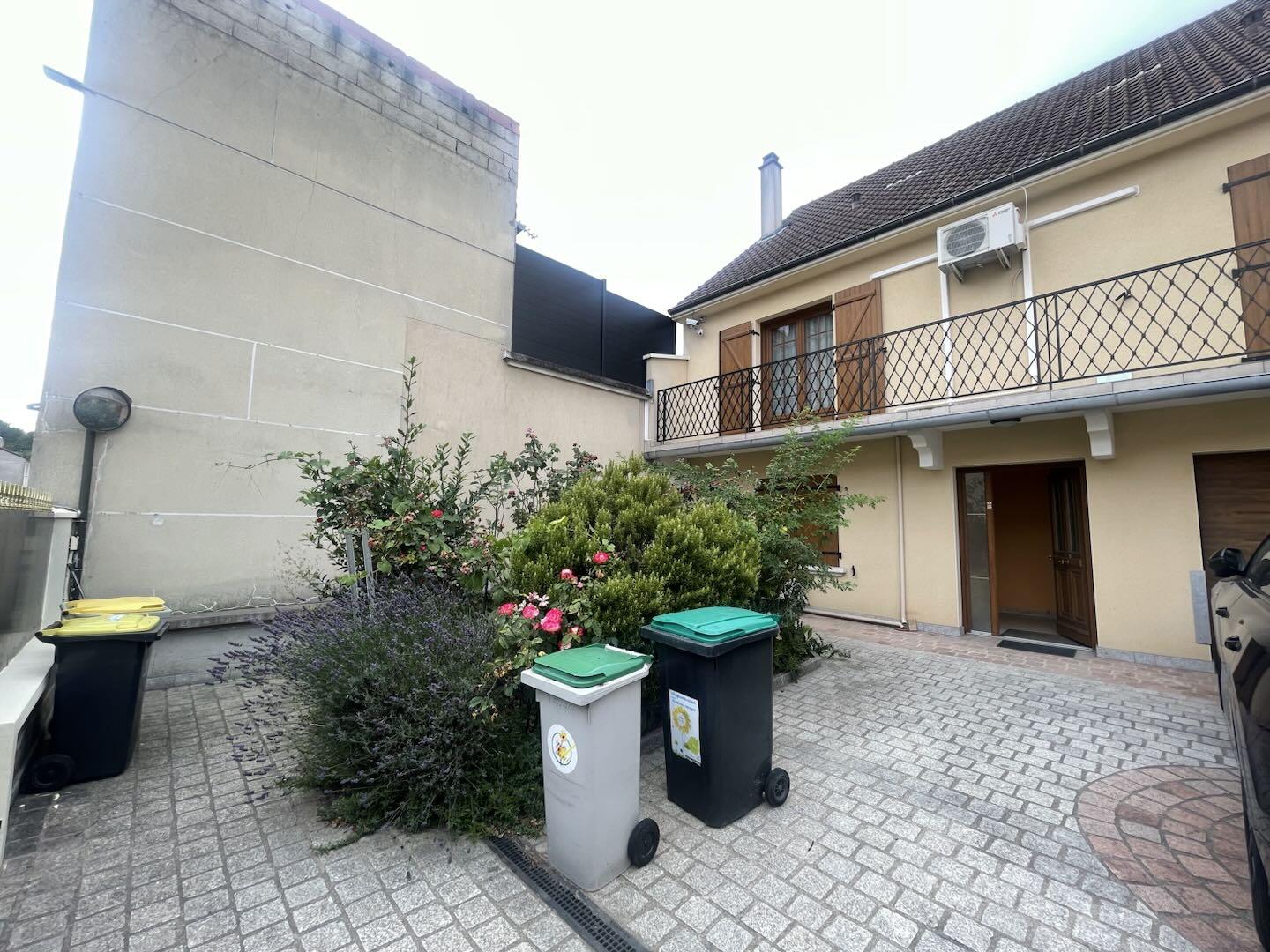 Villejuif 94e·12m²·Studio·Meublé[Location à Paris France]