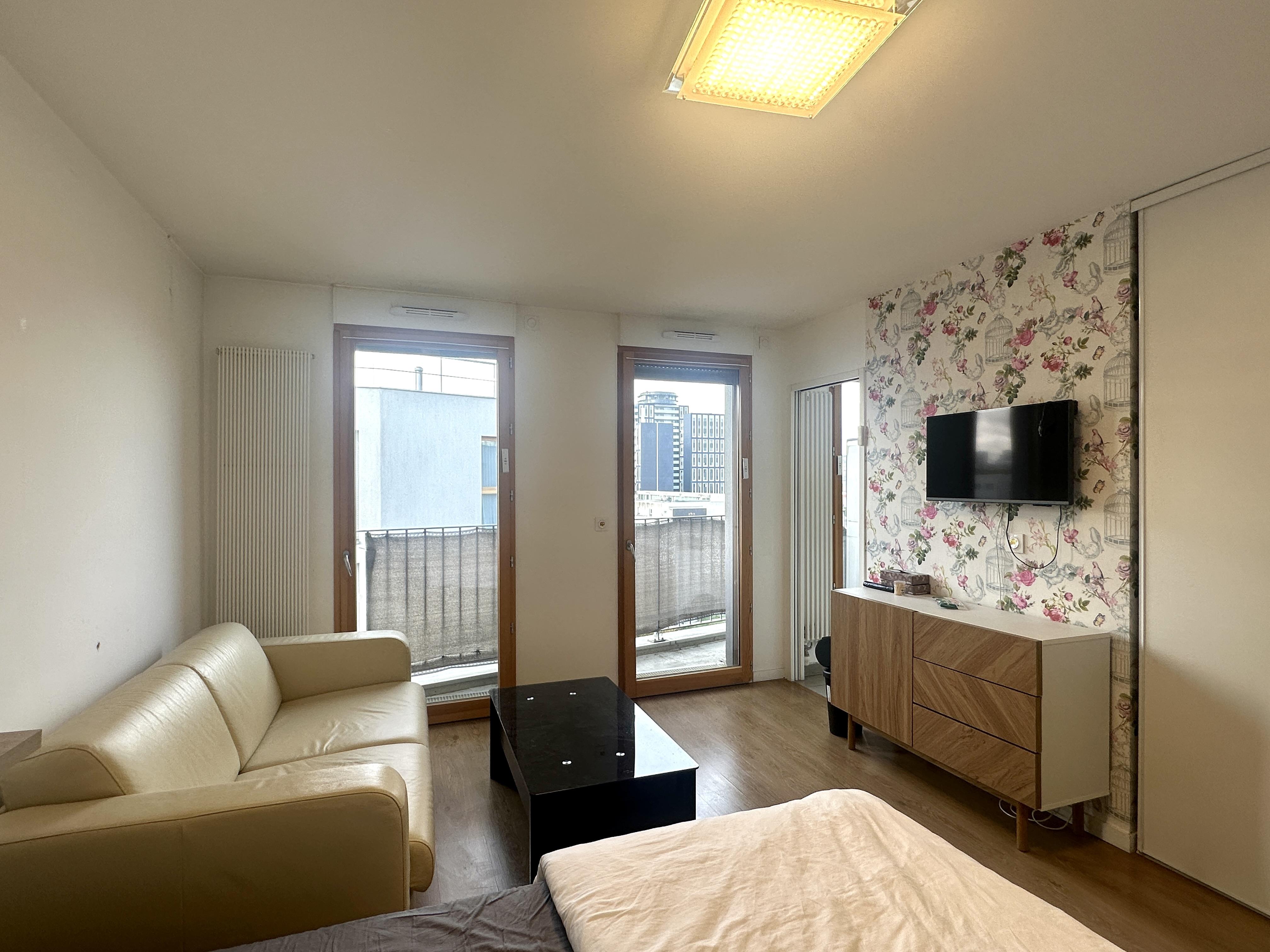 Ivry-sur-Seine 94e·30m²·F1··A long terme uniquement[Location à Paris France]