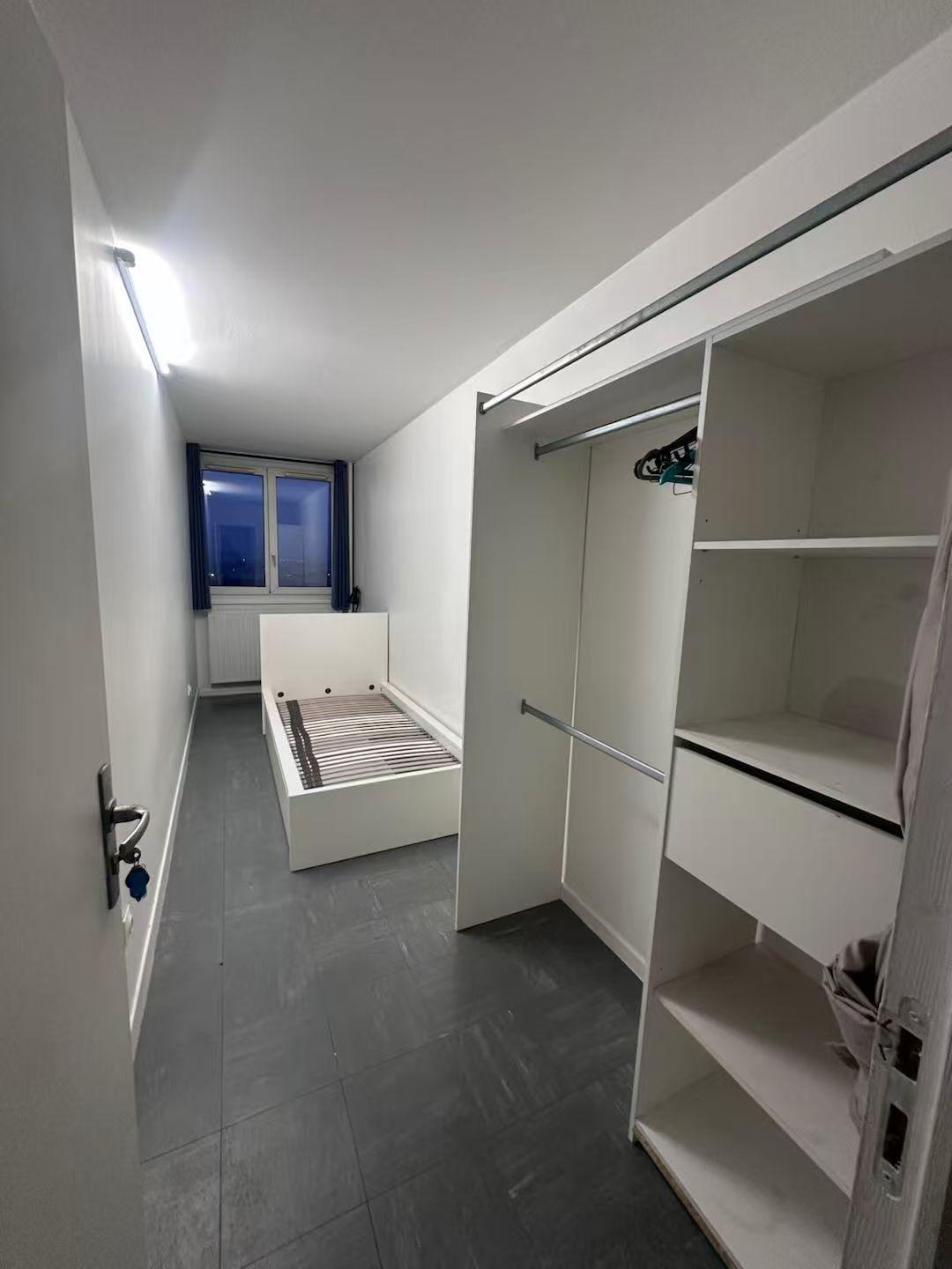 PARIS 13e·10m²·F1··A long terme uniquement[Location à Paris France]