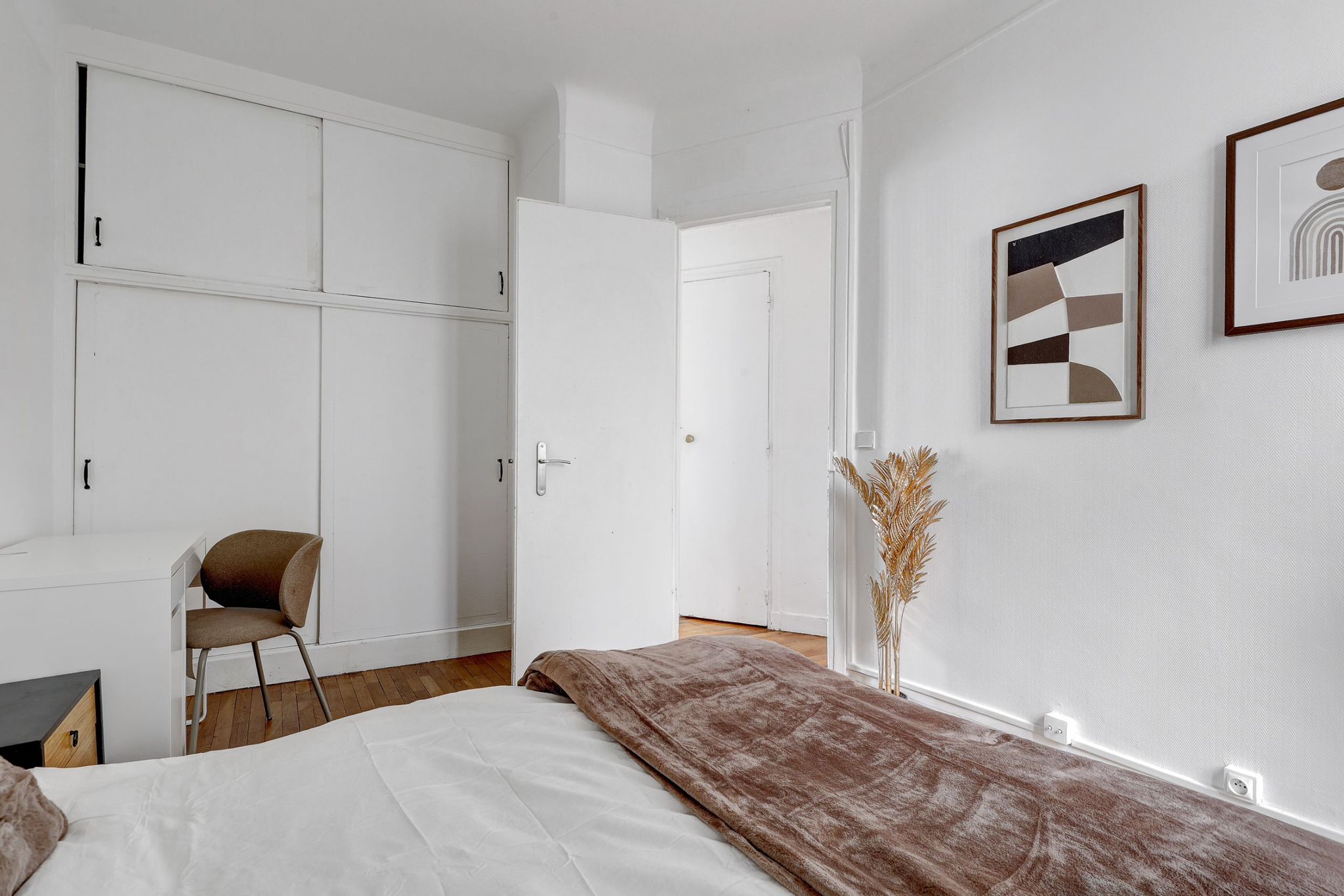 PARIS 15区·40平·公寓·有家具·可短租[法国巴黎租房]