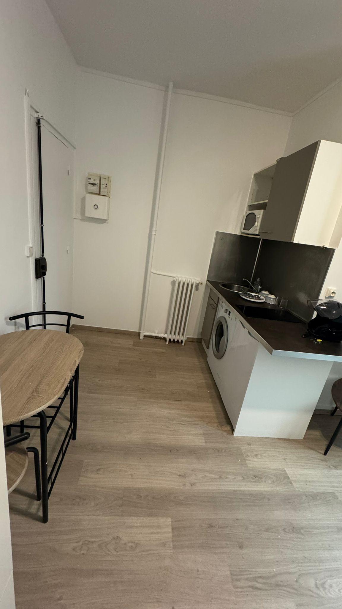 PARIS 20지역·15.47m²·studio·가구·장기만 가능[프랑스 부동산,프랑스 아파트 매매,파리 집 구하기,프랑스 임대 부동산,프랑스 부동산 투자,프랑스 아파트 임대 방법,파리 집 계약 절차,프랑스 부동산 세금 정보,프랑스 부동산 중개인 추천,프랑스 주택 임대 시세,프랑스 주택 관리 서비스,프랑스 아파트 월세,프랑스 단기 임대,파리 집 임대,프랑스 월세 계약,프랑스 월세 시세,파리 임대 집 추천,프랑스 임대,프랑스 월세 ,프랑스 부동산 임대 서비스,프랑스 부동산 중개,프랑스 부동산 에이전시,파리 부동산 중개인,프랑스 부동산 매물,파리 부동산 에이전시 추천,파리 현지 부동산 상담,파리 부동산 거래 대행,프랑스 부동산 시세 조회,프랑스 부동산 서비스,파리 부동산 에이전시,프랑스 부동산 전문가,프랑스 부동산 거래 팁,프랑스 주택 중개 플랫폼,파리 유학생 ,프랑스 유학 집 구하기,파리 학생 기숙사 임대,프랑스 유학생 월세 아파트,프랑스 유학 임대 계약,파리 유학 생활 집 구하기,프랑스 유학생 쉐어하우스,프랑스 가족용 주택 매매,파리 가족 아파트 임대,프랑스 어린이 학교 근처 집,프랑스 이민 주택 ,맞춤형 부동산 서비스,파리 단기 임대 아파트,프랑스 출장용 주택,파리 월 단위 임대]