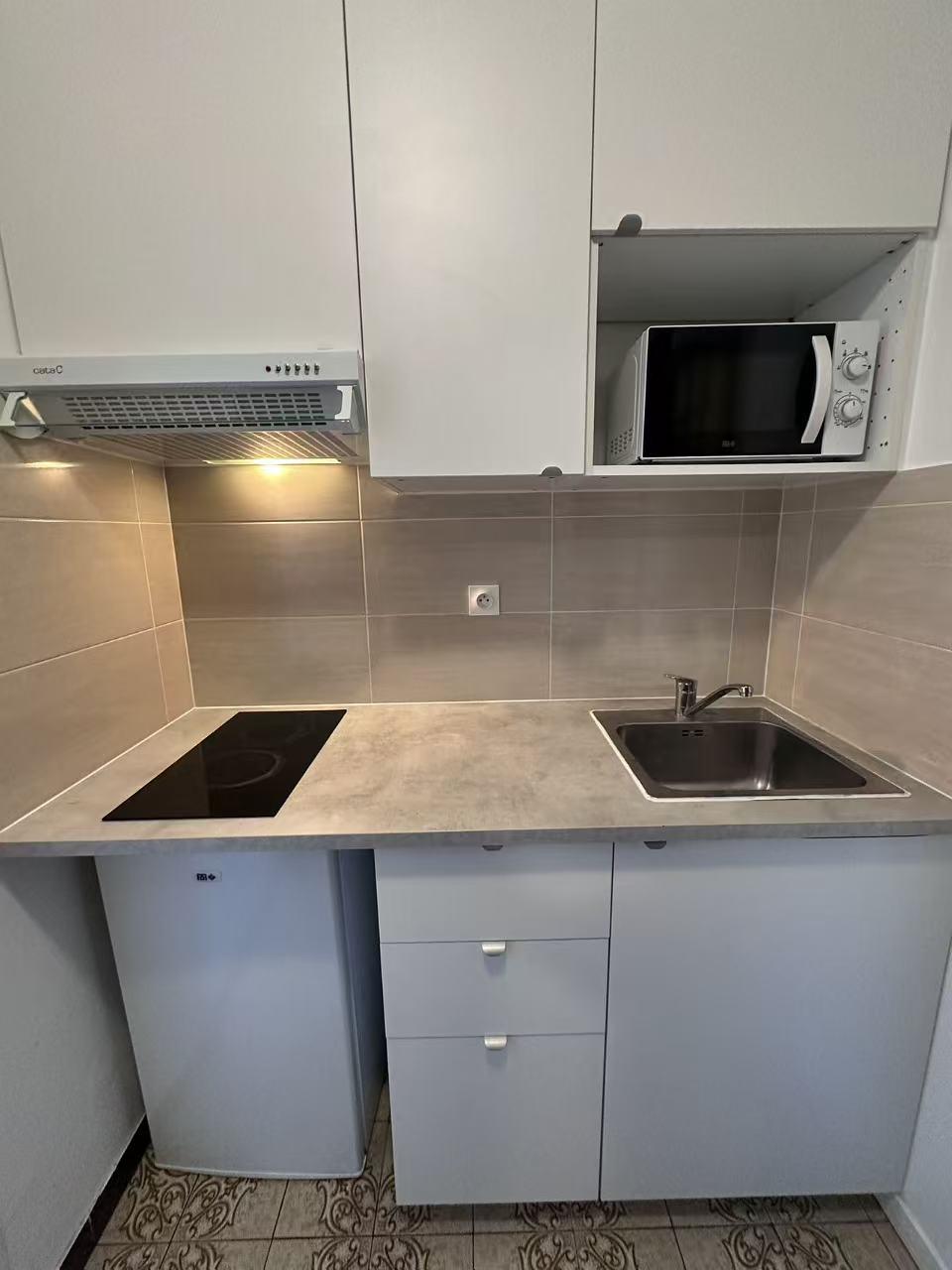 Villejuif 94区·14平·studio·家具齐全·仅长租[法国巴黎租房]