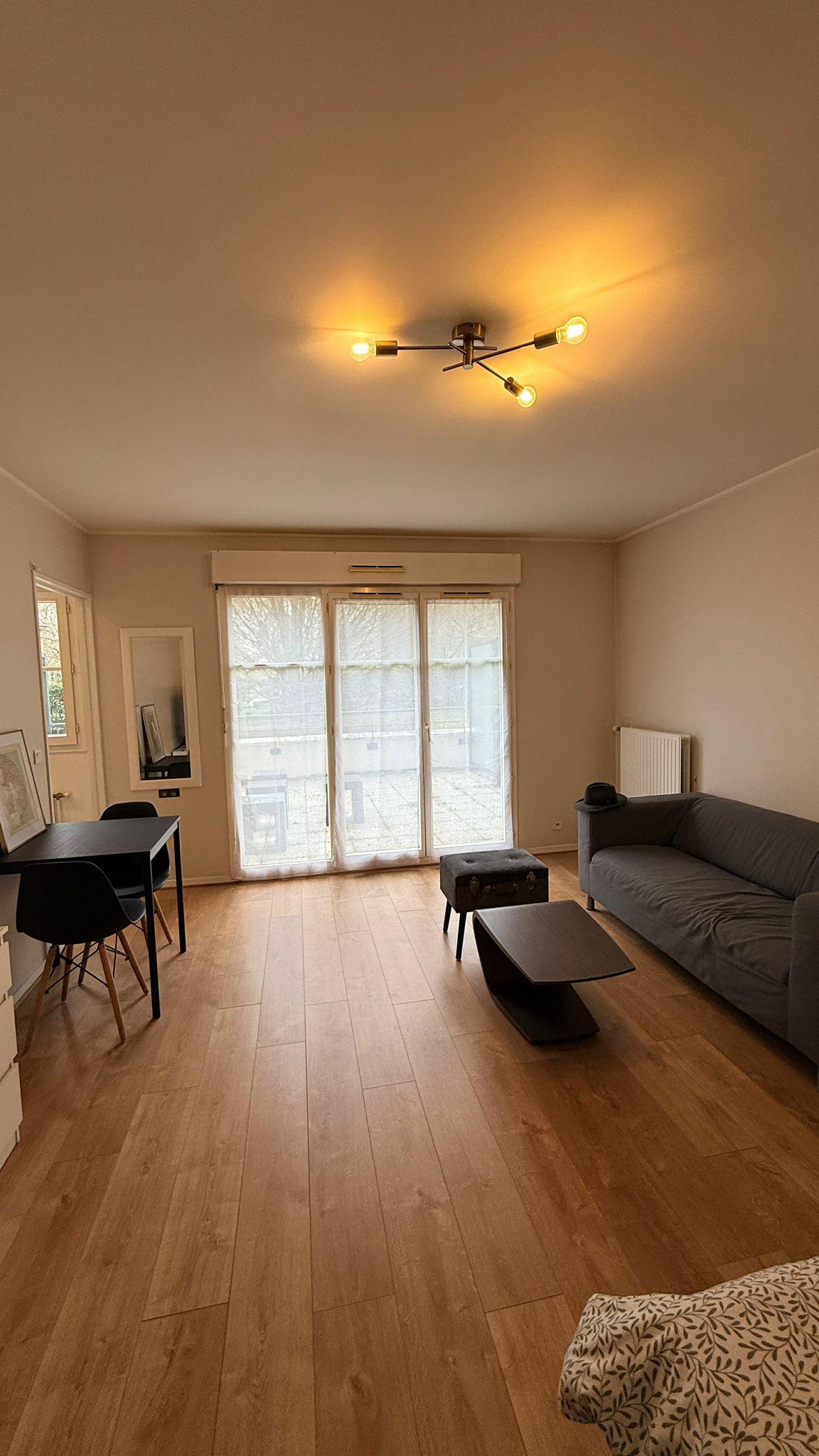 Créteil 94e·30m²·F1··A long terme uniquement[Location à Paris France]