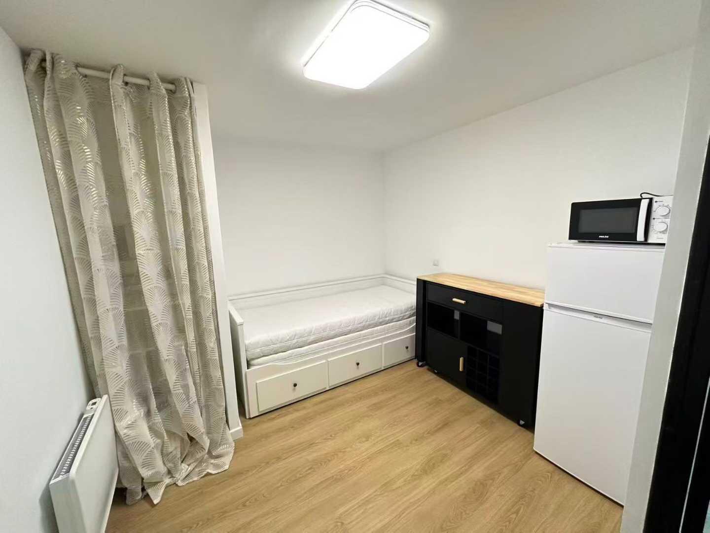 PARIS 15e·14m²·F1··A long terme uniquement[Location à Paris France]