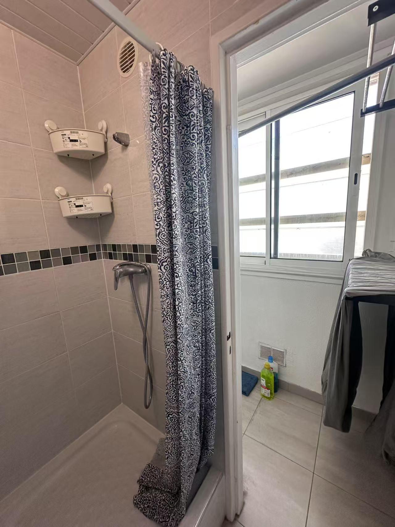 Ivry-sur-Seine 94e·10m²·Separate room in the sharing apartment·With furniture[Paris Rental]