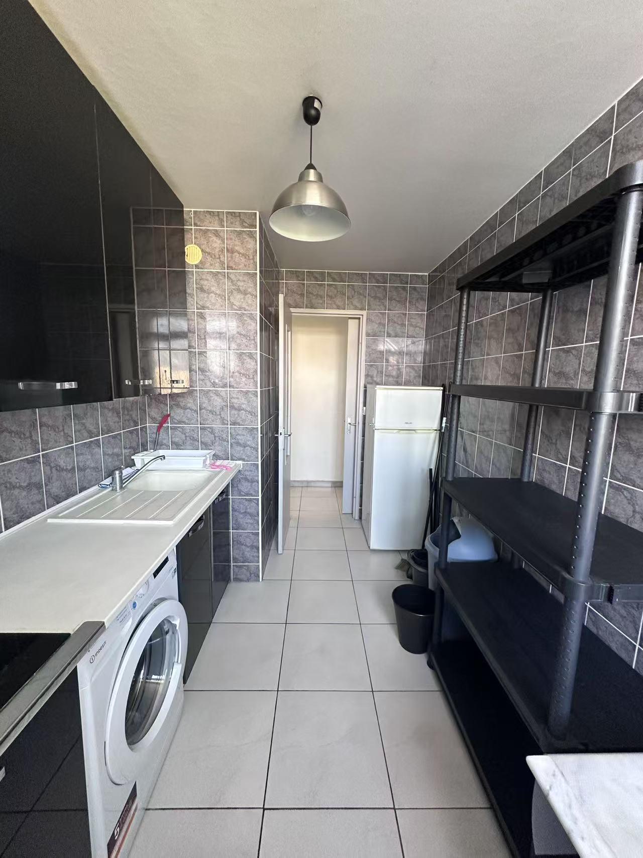 Ivry-sur-Seine 94e·10m²·Separate room in the sharing apartment·With furniture[Paris Rental]