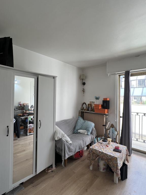 PARIS 8e·27m²·studio·With furniture[Paris Rental]