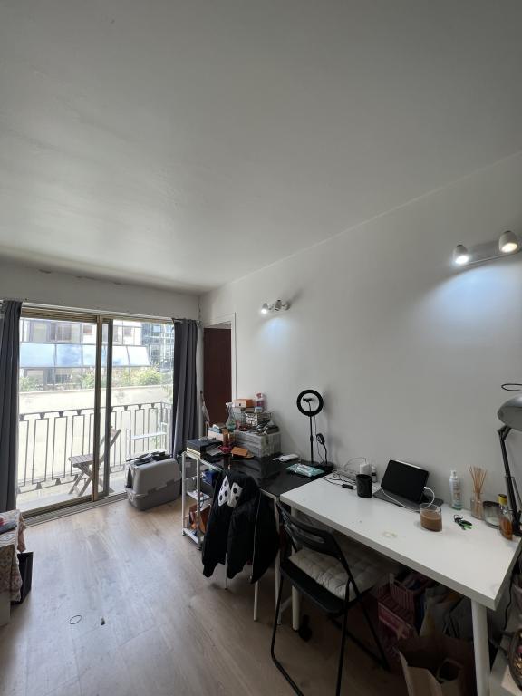 PARIS 8e·27m²·F1··A long terme uniquement[Location à Paris France]