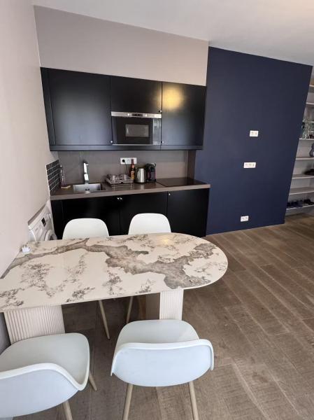 PARIS 8지역·40m²·아파트·가구[프랑스 부동산,프랑스 아파트 매매,파리 집 구하기,프랑스 임대 부동산,프랑스 부동산 투자,프랑스 아파트 임대 방법,파리 집 계약 절차,프랑스 부동산 세금 정보,프랑스 부동산 중개인 추천,프랑스 주택 임대 시세,프랑스 주택 관리 서비스,프랑스 아파트 월세,프랑스 단기 임대,파리 집 임대,프랑스 월세 계약,프랑스 월세 시세,파리 임대 집 추천,프랑스 임대,프랑스 월세 ,프랑스 부동산 임대 서비스,프랑스 부동산 중개,프랑스 부동산 에이전시,파리 부동산 중개인,프랑스 부동산 매물,파리 부동산 에이전시 추천,파리 현지 부동산 상담,파리 부동산 거래 대행,프랑스 부동산 시세 조회,프랑스 부동산 서비스,파리 부동산 에이전시,프랑스 부동산 전문가,프랑스 부동산 거래 팁,프랑스 주택 중개 플랫폼,파리 유학생 ,프랑스 유학 집 구하기,파리 학생 기숙사 임대,프랑스 유학생 월세 아파트,프랑스 유학 임대 계약,파리 유학 생활 집 구하기,프랑스 유학생 쉐어하우스,프랑스 가족용 주택 매매,파리 가족 아파트 임대,프랑스 어린이 학교 근처 집,프랑스 이민 주택 ,맞춤형 부동산 서비스,파리 단기 임대 아파트,프랑스 출장용 주택,파리 월 단위 임대]