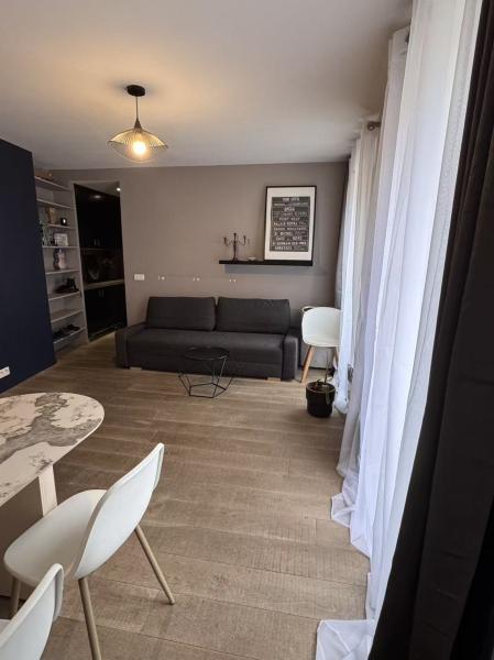 PARIS 8지역·40m²·아파트·가구[프랑스 부동산,프랑스 아파트 매매,파리 집 구하기,프랑스 임대 부동산,프랑스 부동산 투자,프랑스 아파트 임대 방법,파리 집 계약 절차,프랑스 부동산 세금 정보,프랑스 부동산 중개인 추천,프랑스 주택 임대 시세,프랑스 주택 관리 서비스,프랑스 아파트 월세,프랑스 단기 임대,파리 집 임대,프랑스 월세 계약,프랑스 월세 시세,파리 임대 집 추천,프랑스 임대,프랑스 월세 ,프랑스 부동산 임대 서비스,프랑스 부동산 중개,프랑스 부동산 에이전시,파리 부동산 중개인,프랑스 부동산 매물,파리 부동산 에이전시 추천,파리 현지 부동산 상담,파리 부동산 거래 대행,프랑스 부동산 시세 조회,프랑스 부동산 서비스,파리 부동산 에이전시,프랑스 부동산 전문가,프랑스 부동산 거래 팁,프랑스 주택 중개 플랫폼,파리 유학생 ,프랑스 유학 집 구하기,파리 학생 기숙사 임대,프랑스 유학생 월세 아파트,프랑스 유학 임대 계약,파리 유학 생활 집 구하기,프랑스 유학생 쉐어하우스,프랑스 가족용 주택 매매,파리 가족 아파트 임대,프랑스 어린이 학교 근처 집,프랑스 이민 주택 ,맞춤형 부동산 서비스,파리 단기 임대 아파트,프랑스 출장용 주택,파리 월 단위 임대]