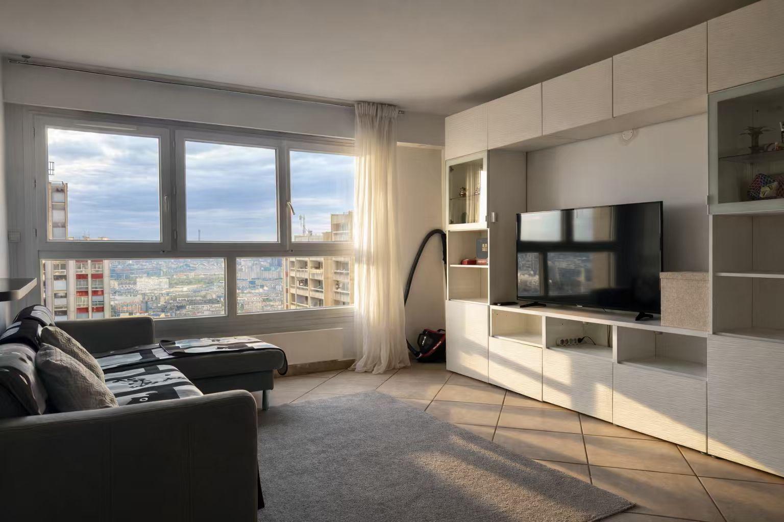 Issy-les-Moulineaux 92e·72m²·F3··A long terme uniquement[Location à Paris France]