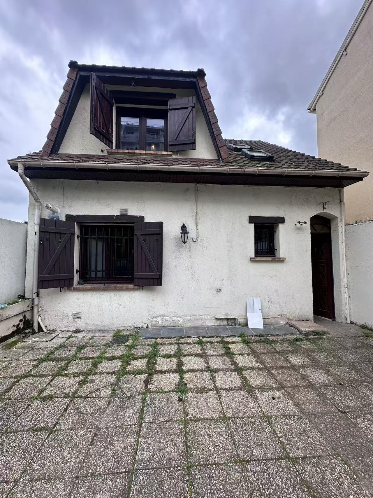 Vitry-sur-Seine 94지역·107m²·빌라·가구 없음[프랑스 부동산,프랑스 아파트 매매,파리 집 구하기,프랑스 임대 부동산,프랑스 부동산 투자,프랑스 아파트 임대 방법,파리 집 계약 절차,프랑스 부동산 세금 정보,프랑스 부동산 중개인 추천,프랑스 주택 임대 시세,프랑스 주택 관리 서비스,프랑스 아파트 월세,프랑스 단기 임대,파리 집 임대,프랑스 월세 계약,프랑스 월세 시세,파리 임대 집 추천,프랑스 임대,프랑스 월세 ,프랑스 부동산 임대 서비스,프랑스 부동산 중개,프랑스 부동산 에이전시,파리 부동산 중개인,프랑스 부동산 매물,파리 부동산 에이전시 추천,파리 현지 부동산 상담,파리 부동산 거래 대행,프랑스 부동산 시세 조회,프랑스 부동산 서비스,파리 부동산 에이전시,프랑스 부동산 전문가,프랑스 부동산 거래 팁,프랑스 주택 중개 플랫폼,파리 유학생 ,프랑스 유학 집 구하기,파리 학생 기숙사 임대,프랑스 유학생 월세 아파트,프랑스 유학 임대 계약,파리 유학 생활 집 구하기,프랑스 유학생 쉐어하우스,프랑스 가족용 주택 매매,파리 가족 아파트 임대,프랑스 어린이 학교 근처 집,프랑스 이민 주택 ,맞춤형 부동산 서비스,파리 단기 임대 아파트,프랑스 출장용 주택,파리 월 단위 임대]