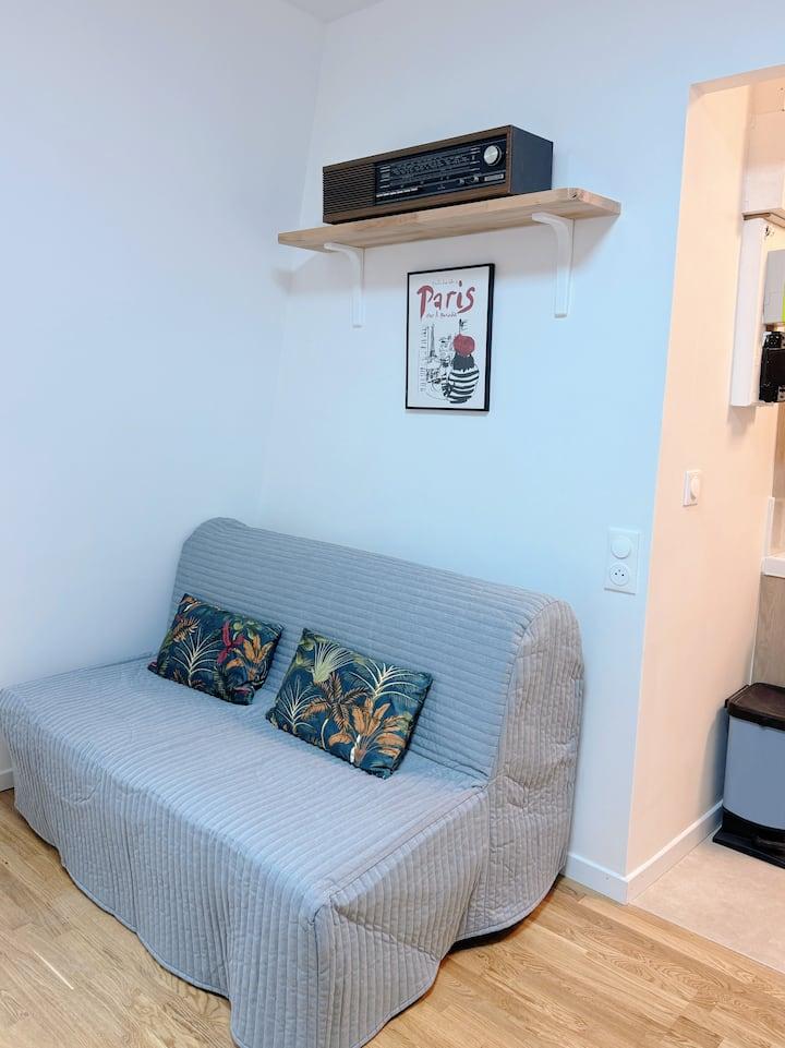 PARIS 10e·14m²·F1··A long terme uniquement[Location à Paris France]