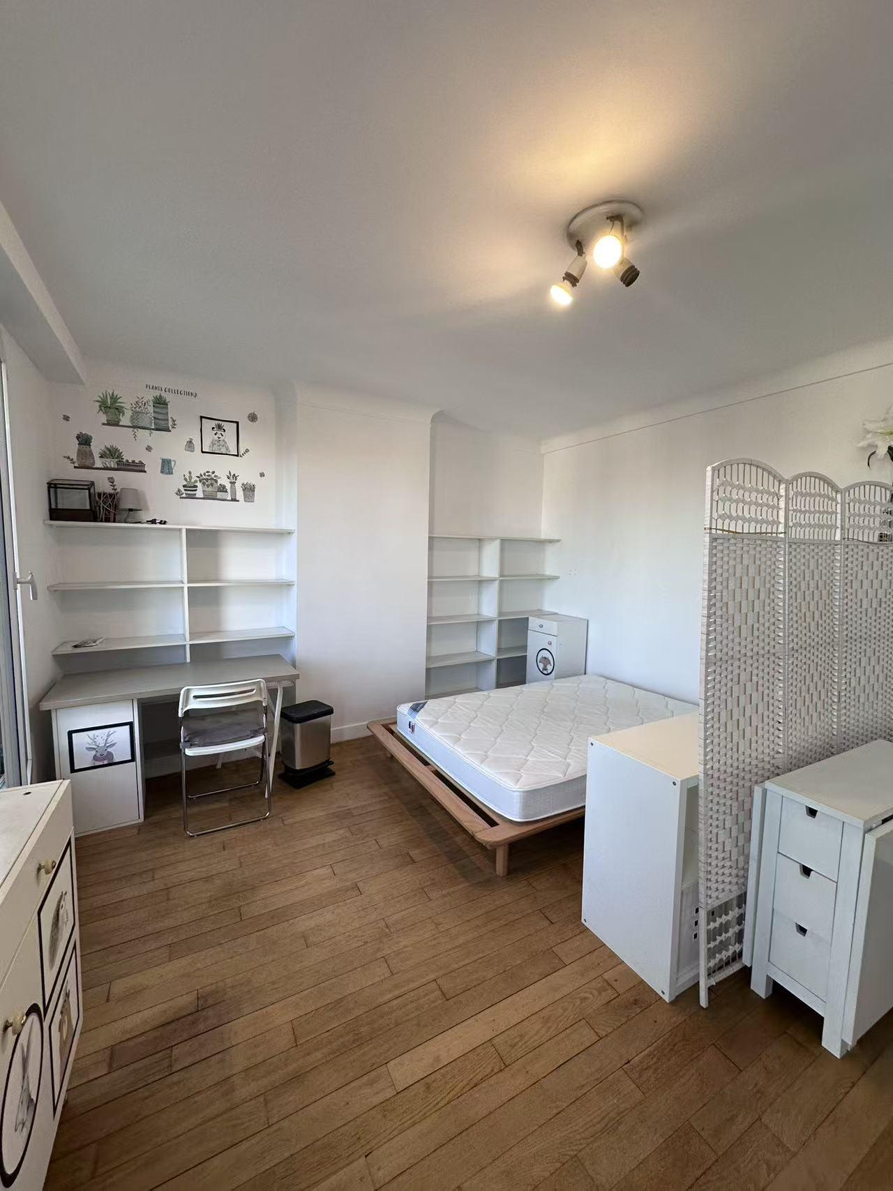 Bourg-la-Reine 92e·31m²·F1··A long terme uniquement[Location à Paris France]