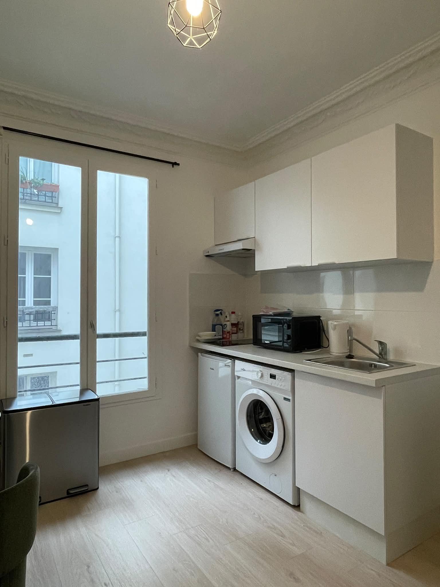 PARIS 18e·23m²·studio·With furniture[Paris Rental]