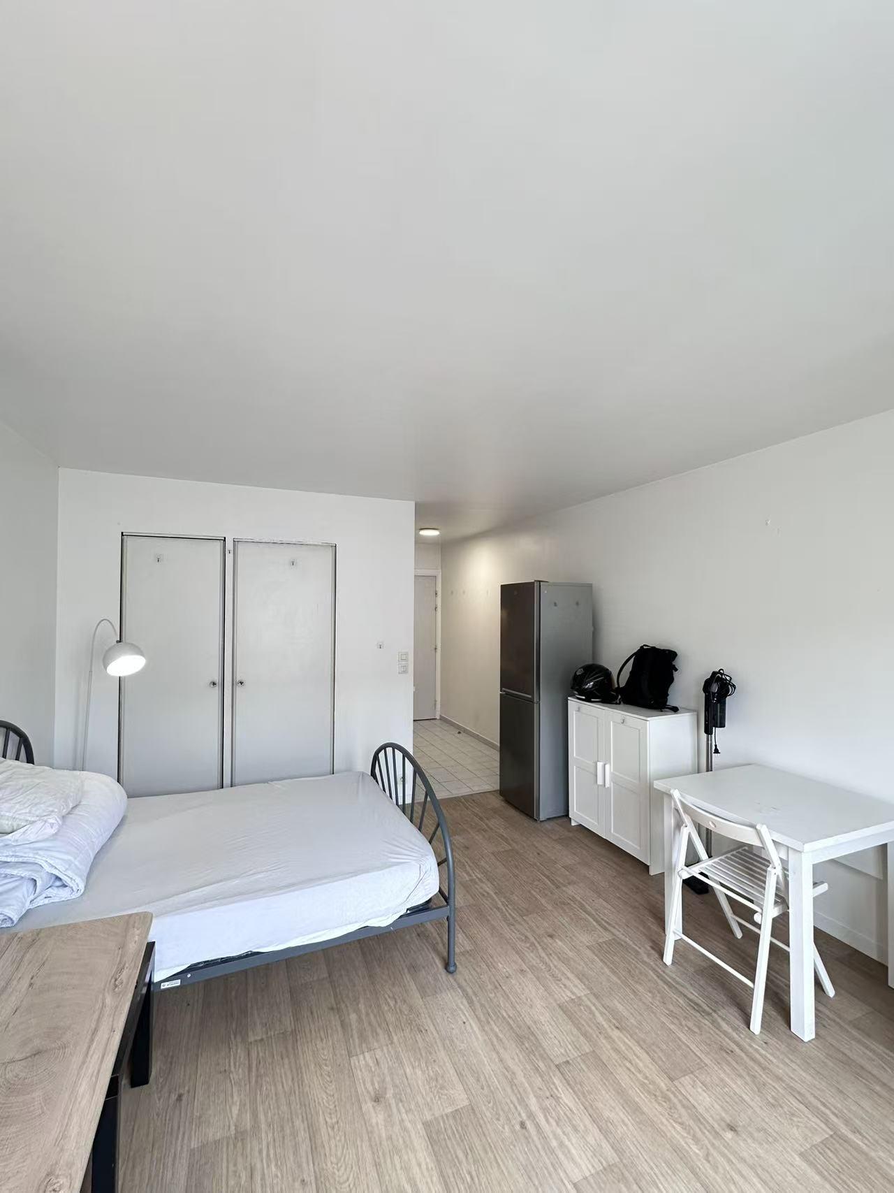 Antony 92e·27m²·F1··A long terme uniquement[Location à Paris France]