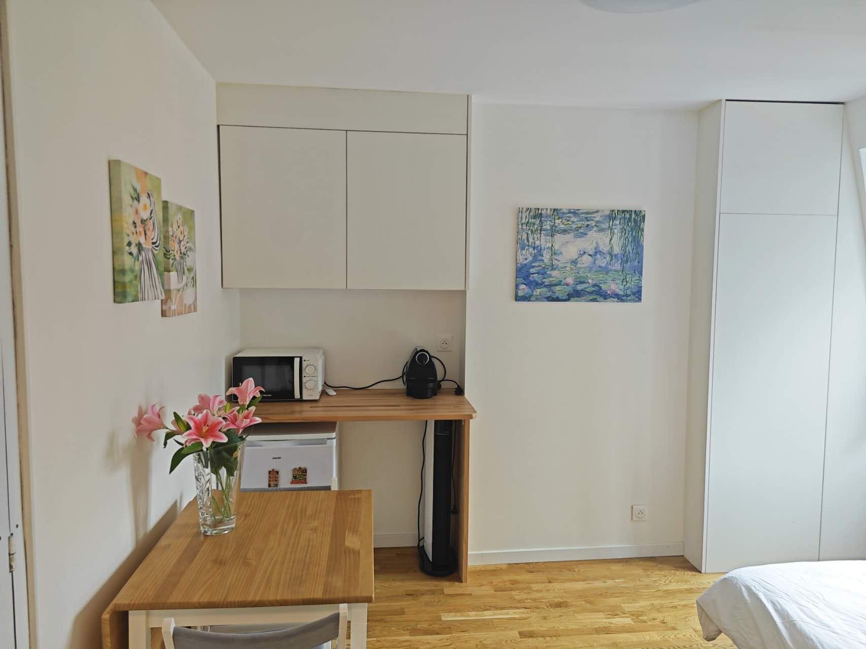 PARIS 10e·14m²·F1·Studio·With furniture[Paris Rental]