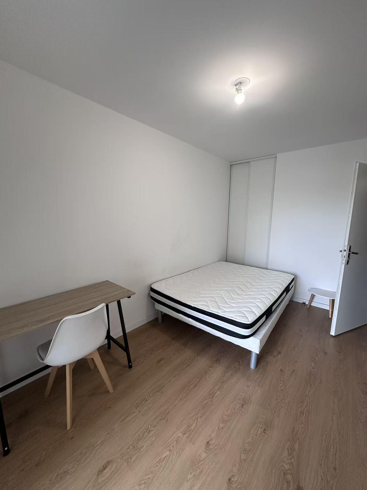Bagneux 92e·12m²·Separate room in the sharing apartment·With furniture[Paris Rental]