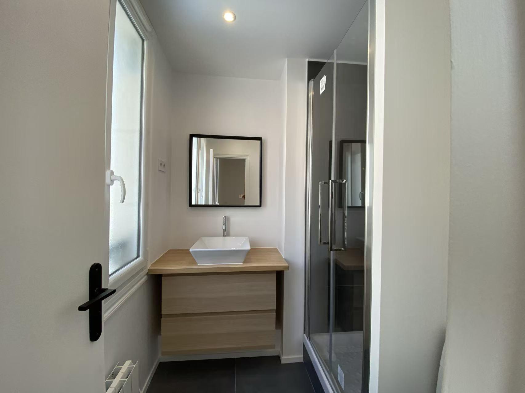 PARIS 20e·19m²·Studio·Meublé[Location à Paris France]