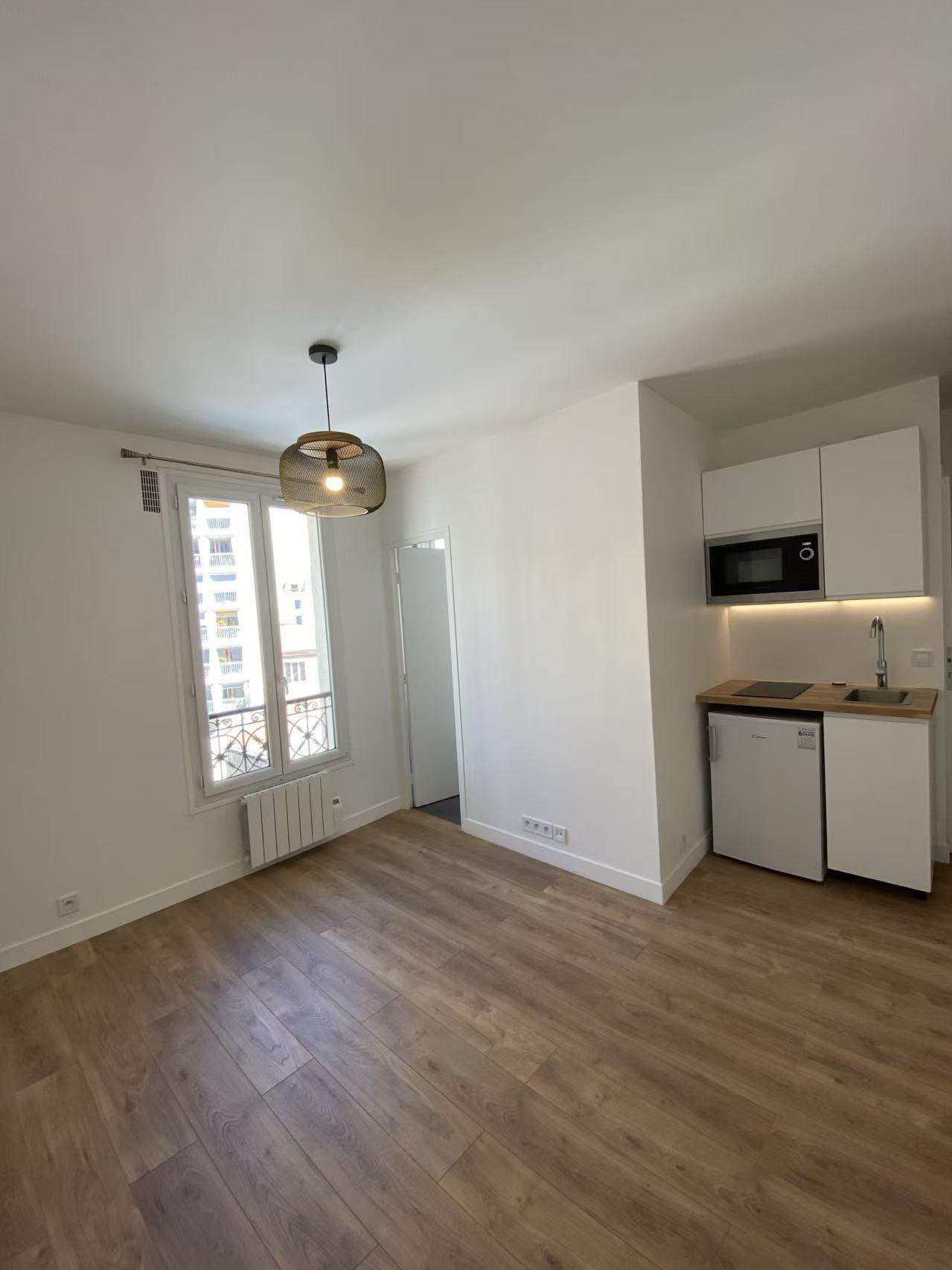 PARIS 20e·19m²·Studio·Meublé[Location à Paris France]