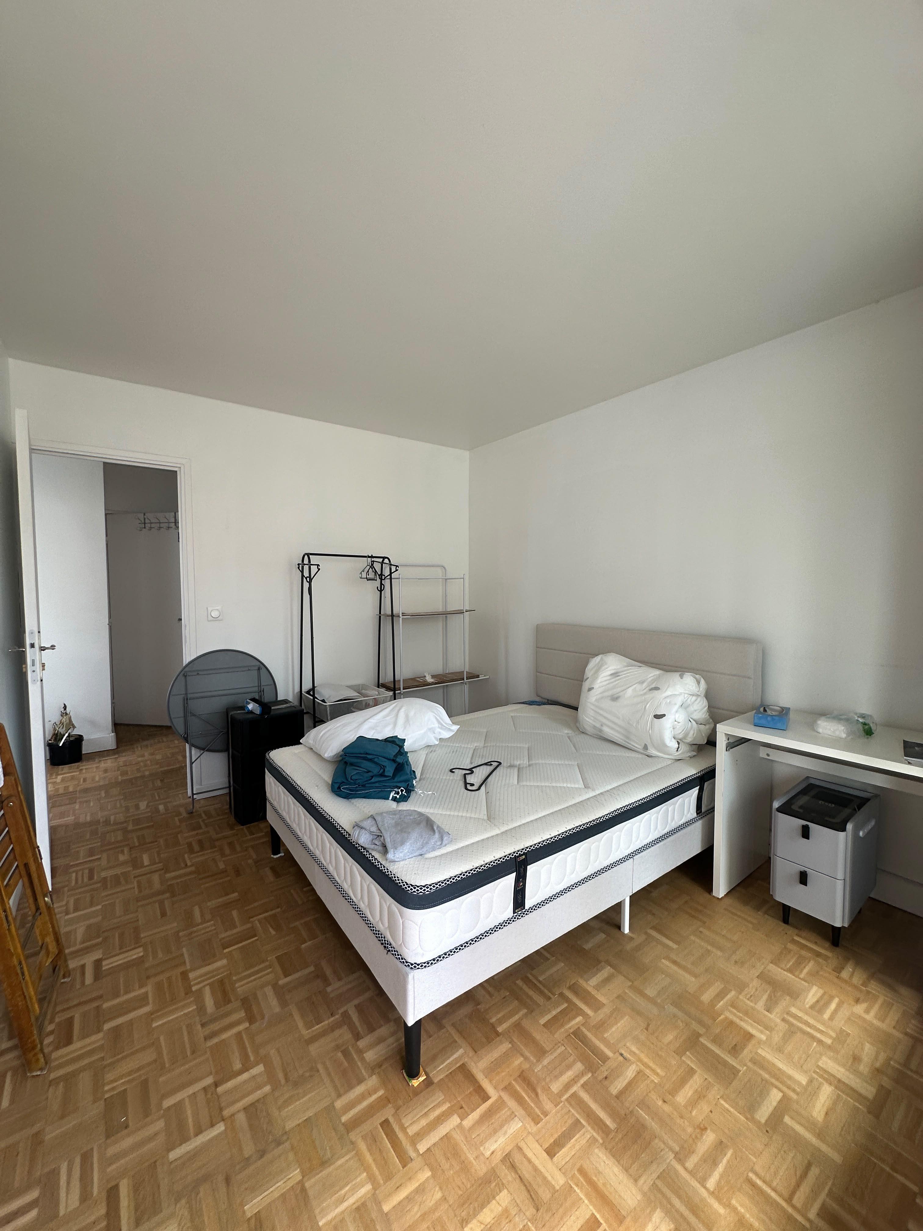 Courbevoie 92e·10m²·Separate room in the sharing apartment·With furniture[Paris Rental]