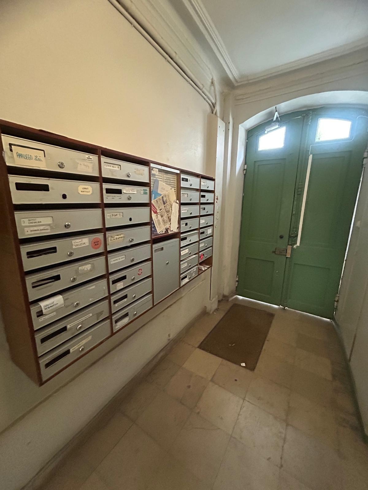 PARIS 18e·20m²·Second-hand·F1[Paris Rental]