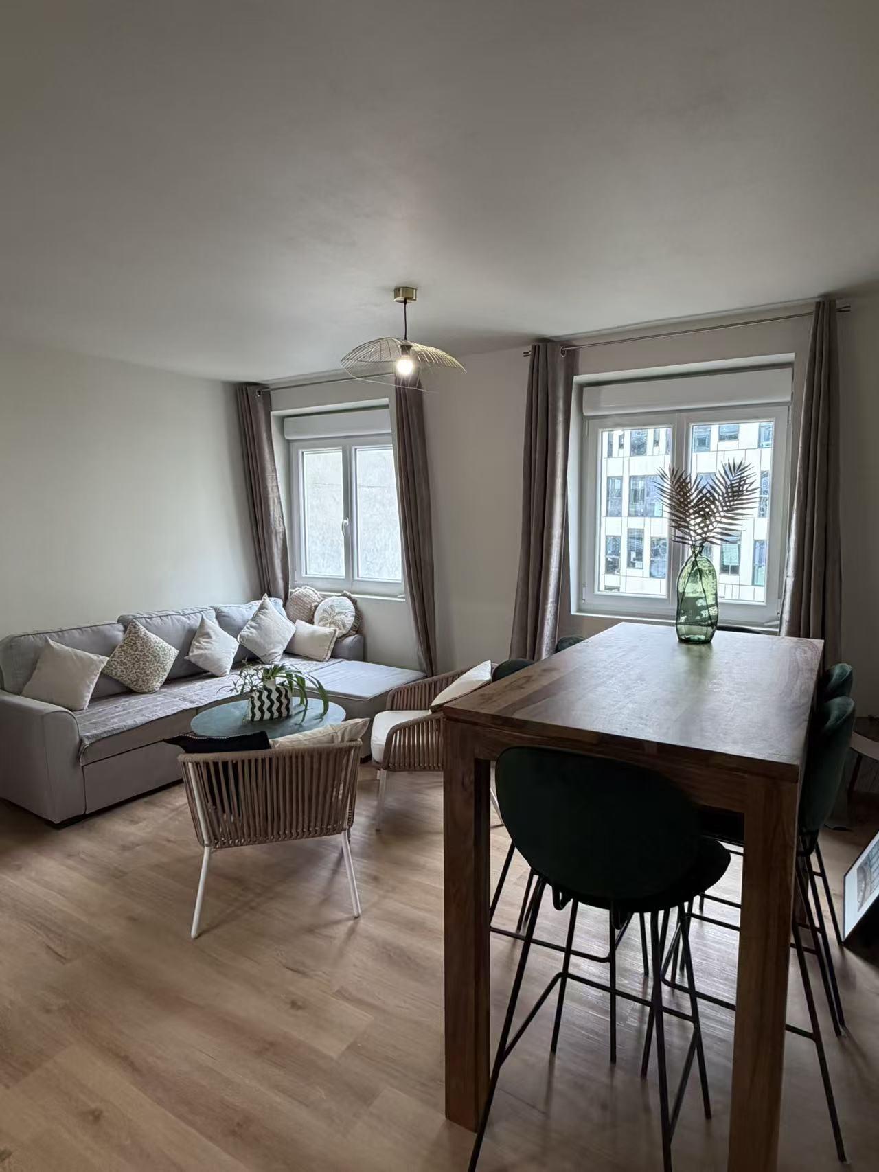 PARIS 8지역·39m²·2P·아파트·가구·장기[프랑스 부동산,프랑스 아파트 매매,파리 집 구하기,프랑스 임대 부동산,프랑스 부동산 투자,프랑스 아파트 임대 방법,파리 집 계약 절차,프랑스 부동산 세금 정보,프랑스 부동산 중개인 추천,프랑스 주택 임대 시세,프랑스 주택 관리 서비스,프랑스 아파트 월세,프랑스 단기 임대,파리 집 임대,프랑스 월세 계약,프랑스 월세 시세,파리 임대 집 추천,프랑스 임대,프랑스 월세 ,프랑스 부동산 임대 서비스,프랑스 부동산 중개,프랑스 부동산 에이전시,파리 부동산 중개인,프랑스 부동산 매물,파리 부동산 에이전시 추천,파리 현지 부동산 상담,파리 부동산 거래 대행,프랑스 부동산 시세 조회,프랑스 부동산 서비스,파리 부동산 에이전시,프랑스 부동산 전문가,프랑스 부동산 거래 팁,프랑스 주택 중개 플랫폼,파리 유학생 ,프랑스 유학 집 구하기,파리 학생 기숙사 임대,프랑스 유학생 월세 아파트,프랑스 유학 임대 계약,파리 유학 생활 집 구하기,프랑스 유학생 쉐어하우스,프랑스 가족용 주택 매매,파리 가족 아파트 임대,프랑스 어린이 학교 근처 집,프랑스 이민 주택 ,맞춤형 부동산 서비스,파리 단기 임대 아파트,프랑스 출장용 주택,파리 월 단위 임대]